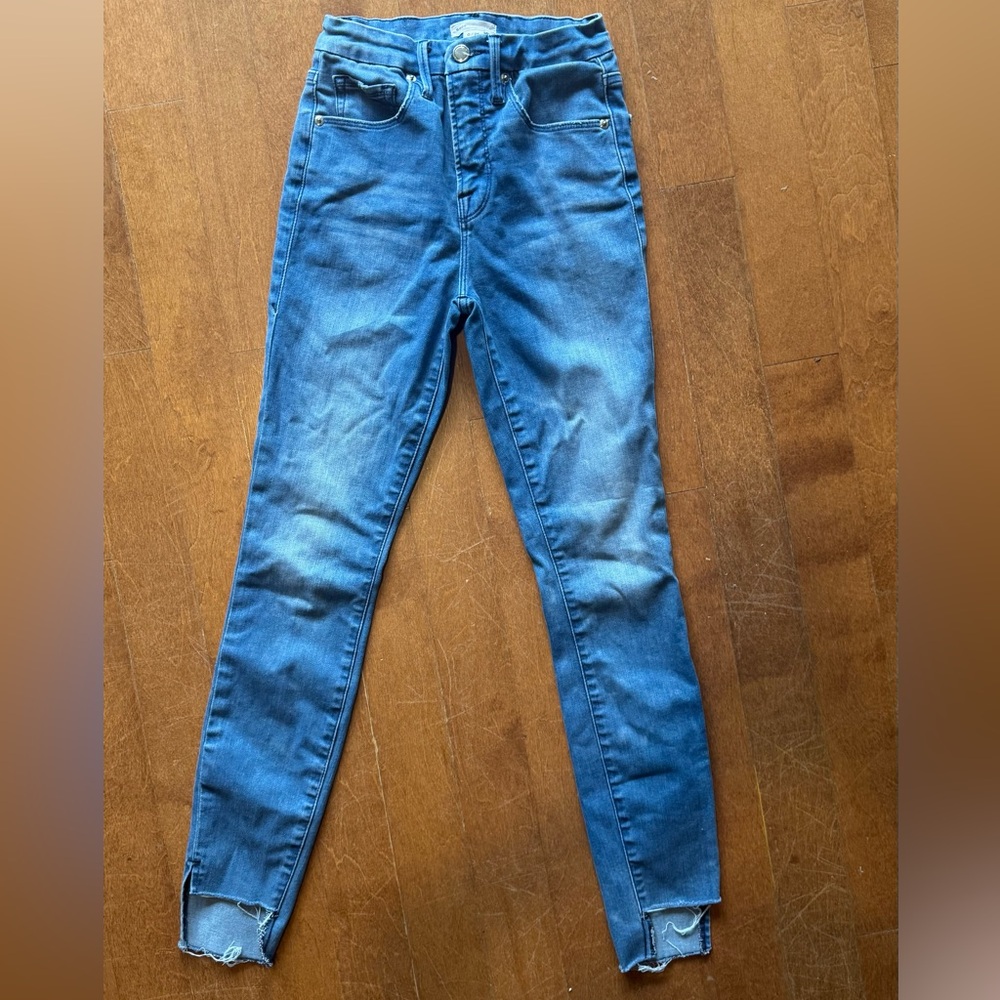 Good American Light Blue Denim Jeans